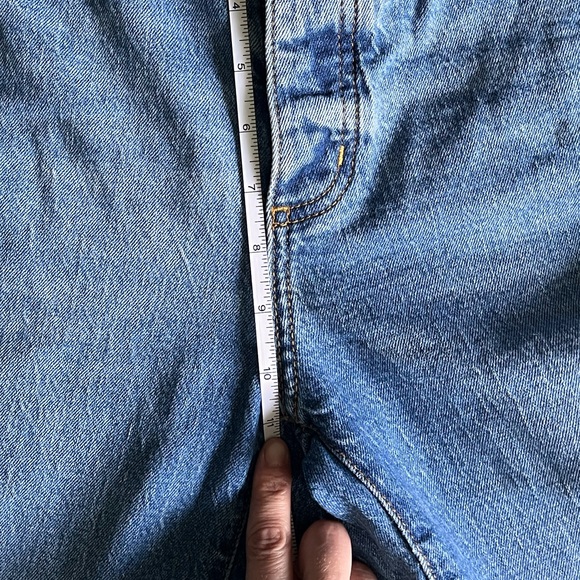 Universal Thread - High Rise 90’s Slim - Size 4 - Picture 6 of 8